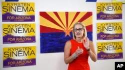 La démocrate Kyrsten Sinema, à Phoenix dans l’Arizona le 28 août 2018.