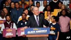 Bivši gradonačelnik Njujorka Majkl Blumberg na skupu u Hjustonu 13. februar 2020 (Foto: AP)