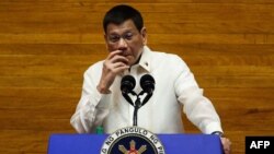 ប្រធានាធិបតី​ហ្វីលីពីន​លោក ​Rodrigo Duterte ថ្លែង​សុន្ទរកថា​នៅ​សភា​ហ្វីលីពីន​កាល​ពី​ថ្ងៃ​ទី​២៦ ខែ​កក្កដា ឆ្នាំ​២០២១។