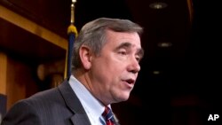 美國民主黨籍參議員傑夫默克利