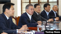 文在寅2018年3月21日主持會議為兩韓峰會準備 (韓通社)