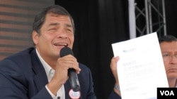 El presidente Correa mantiene en las encuestas niveles de popularidad superiores al 60 por ciento.