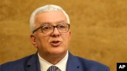 Predsjednik Skupštine Crne Gore Andrija Mandić na sednici parlamenta 30. oktobra 2023. (Foto: AP/Risto Božović)