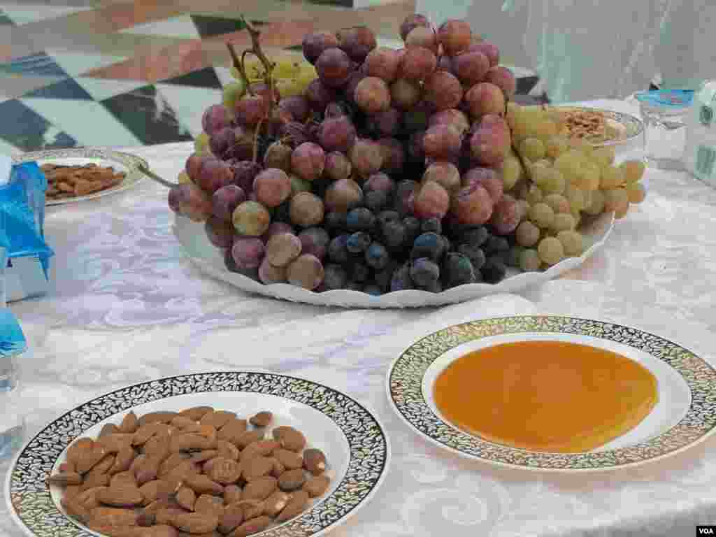 Festîvala Tirî û Hingivê li Duhokê