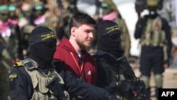 ساشا تروفانوف، ۲۹ ساله، اسراییلی-روسی، یکی از سه گروگان اسراییلی که روز شنبه از اسارت حماس آزاد شد