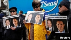 加拿大民眾在溫哥華法院外呼籲中國釋放兩名被拘留的加拿大公民（2019年3月6日）