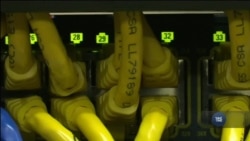 Британія офіційно звинувачує Росію у кібернападі на Україну. Відео