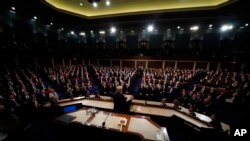 លោក​ប្រធានាធិបតី ដូណាល់ ត្រាំ ថ្លែង​សុន្ទរកថា​ស្តី​ «ស្ថានភាព​សហព័ន្ធ» របស់​លោក​ទៅ​កាន់​សភា​អាមេរិក​នៅ​ក្នុង​វិមាន​សភា Capitol Hill ក្នុង​រដ្ឋធានី​វ៉ាស៊ីនតោន កាលពី​ថ្ងៃទី៣០ ខែមករា ឆ្នាំ២០១៨។