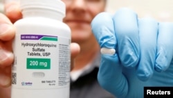 La hidroxicloroquina medicamento es una droga desarrollada hace décadas para tratar y prevenir la malaria y también para el lupus y la artritis.