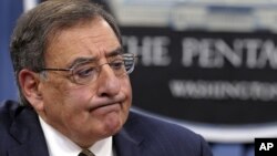 Leon Panetta quiere examinar los actuales programas de adiestramiento sobre ética para ver si son adecuados.
