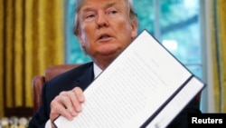 El presidente Donald Trump indicó que mantiene la política migratoria de "cero tolerancia".