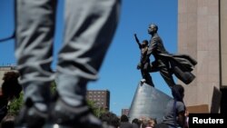 En Fotos: EE.UU. exige justicia por la muerte de afroamericano a manos de policía