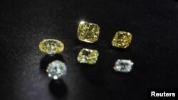 Діаманти, виготовлені на підприємстві у Москві, 30 квітня 2021. REUTERS/Tatyana Makeyeva