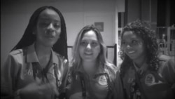 Os Invisíveis: Três estudantes voluntárias durante os Jogos Olímpicos