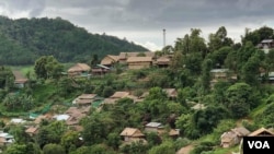 ထိုင်းမြန်မာနယ်စပ် နို့ဖိုးဒုက္ခသည်စခန်း