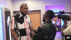 Mutori wenhau, Hopewell Chin'ono achitaura nevatori venhau muHarare