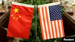 美国财政部长姆努钦和贸易代表莱特希泽美国东部时间12月10日下午与中国国务院副总理通过电话讨论下一步美中贸易谈判