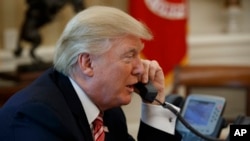 El presidente de EE.UU. sugirió al Congreso que no salga al receso vacacional de agosto sin reformar la ley de cuidado de salud.