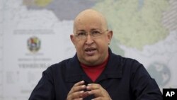 Venezuela's President Hugo Chavez speaks during a cabinet meeting at Miraflores Palace in Caracas August 25, 2011.