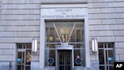 USAID çalışanlarına, Pazartesi günü kurumun Washington'daki ana binasına gitmemeleri yönünde talimat verildiği bildirildi. 