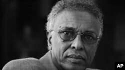 Martida Makrafoonka iyo Abwaan Siciid Saalax Axmed