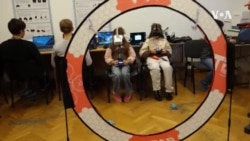 Украинските деца учат да пилотираат со дронови