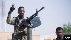 Sojojin bataliyan na arewacin Sudan a garin Karima, Mayu 19, 2024.