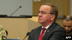 Міністр оборони Німеччини Борис Пісторіус перед засіданням Контактної групи з питань оборони України в рамках зустрічі міністрів оборони НАТО в штаб-квартирі альянсу в Брюсселі, 13 червня 2024 року. (Фото: SIMON WOHLFAHRT / AFP)