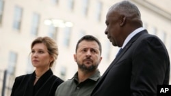 烏克蘭總統澤連斯基與美國國防部長奧斯汀會面討論軍援。（美聯社資料圖）